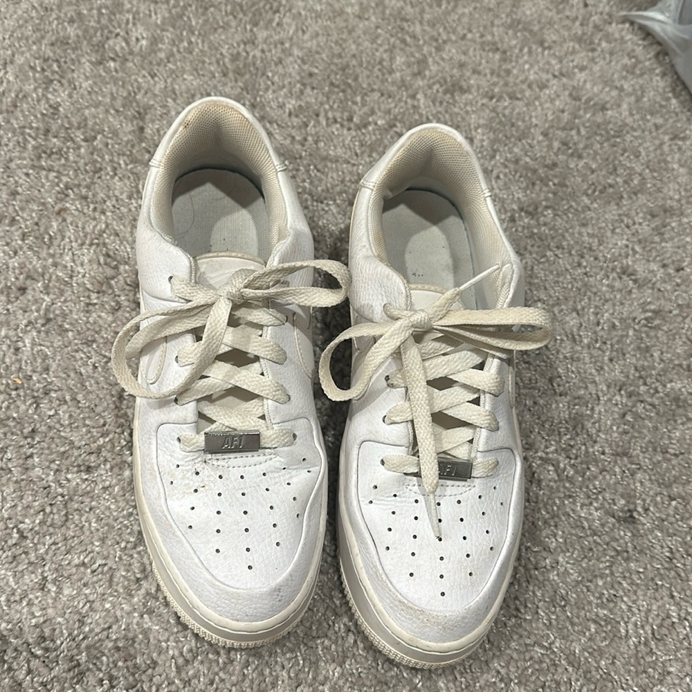 Air Force ones — size 8 🤍